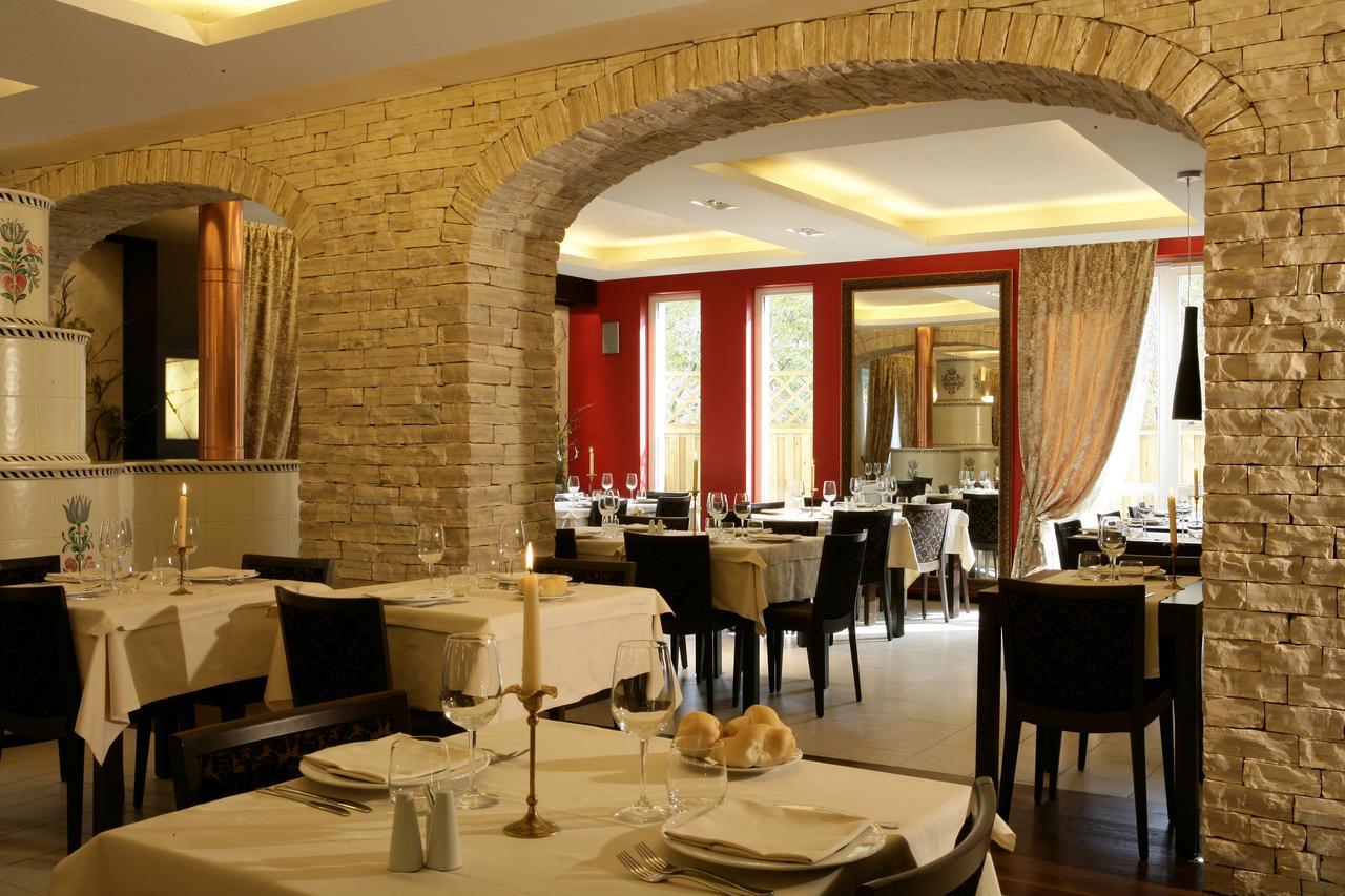 Albergo Ristorante Marcheno Exterior foto